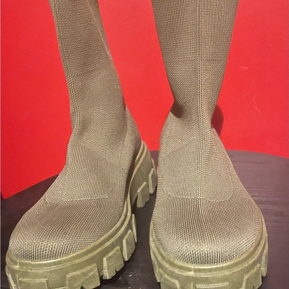 Army Green Stretch Combat Chelsea Boots - Picture 3 of 6